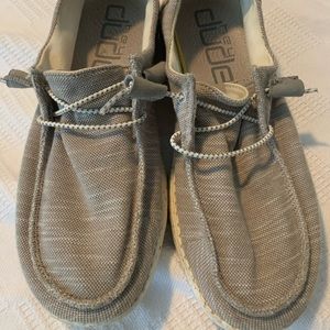 Hey dude shoes size 6